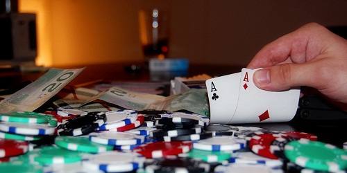 giocare a poker